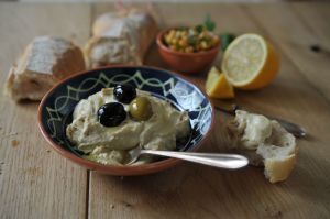 Heerlijke hoemoes bij Maza in Stadshart Amstelveen
